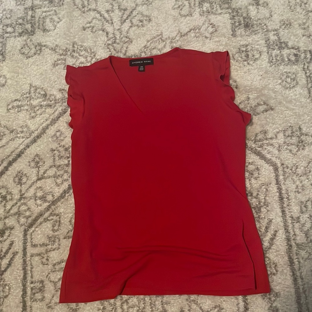 Cute blouse!